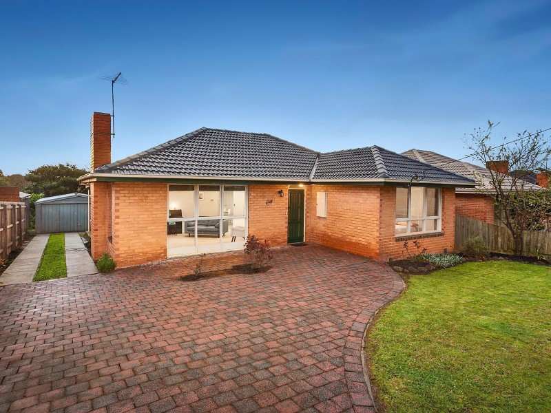 24 Royton Street, Burwood East VIC 3151