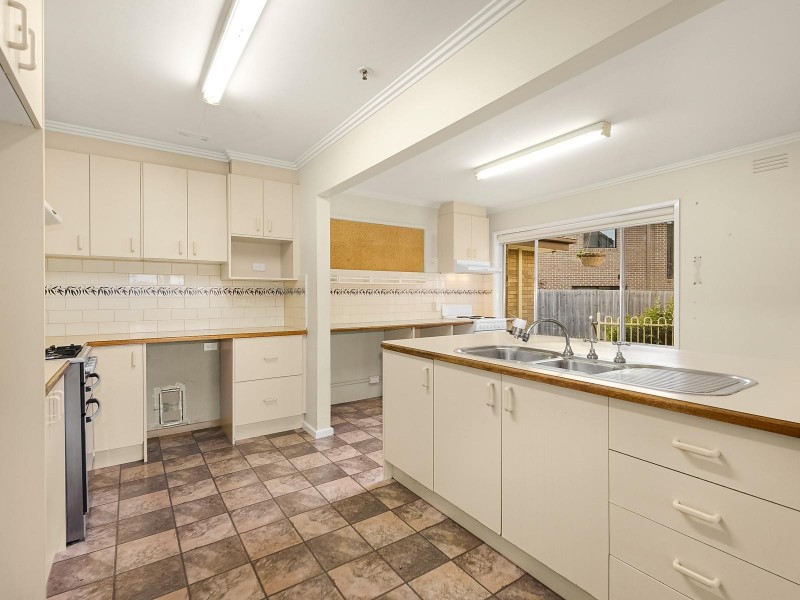 13 Iris Court, Blackburn North VIC 3130