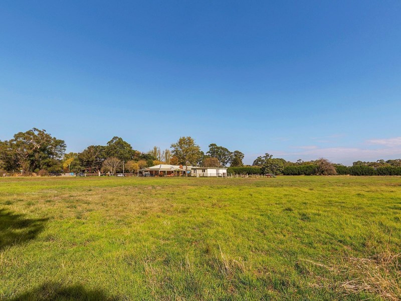225 Beaconsfield-Emerald Road, Beaconsfield VIC 3807