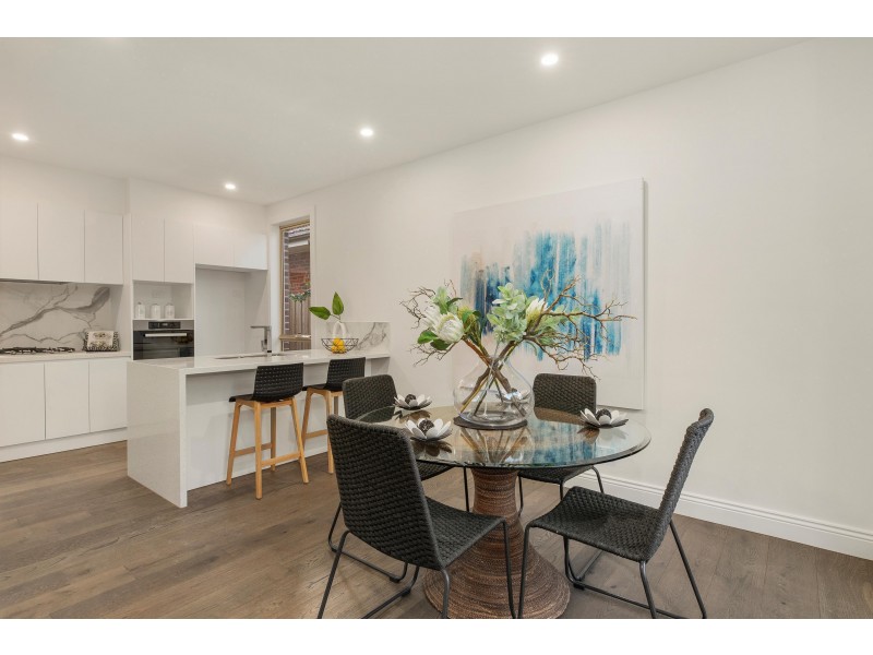 2/9 Vine Street, Blackburn VIC 3130