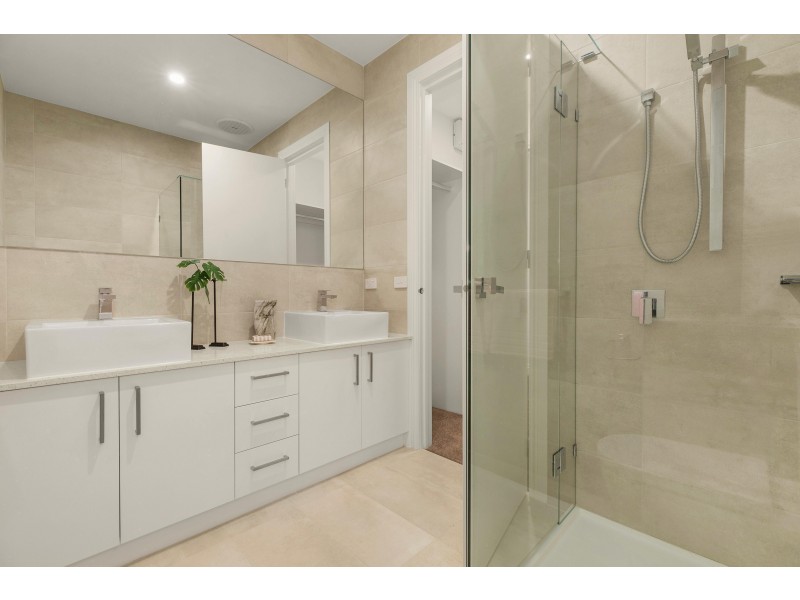 2/9 Vine Street, Blackburn VIC 3130