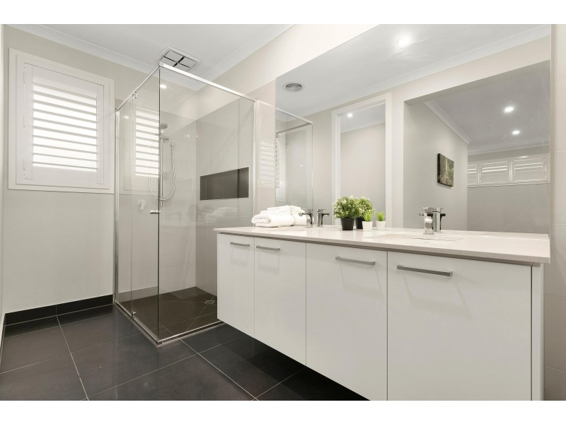 5 Archer Grove, Doncaster VIC 3108