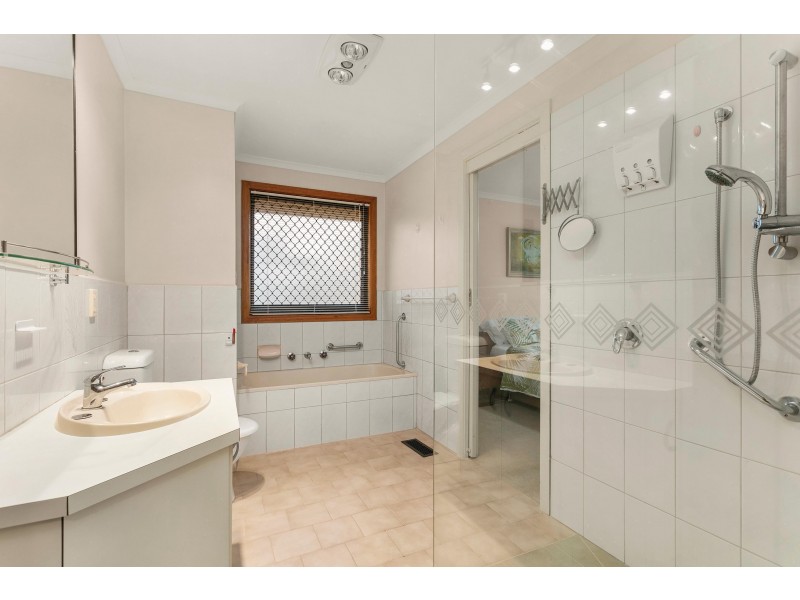 2/7 Amelia Crescent, Doncaster East VIC 3109