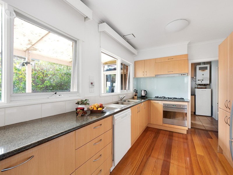 22 Pinewood Drive, Mount Waverley VIC 3149