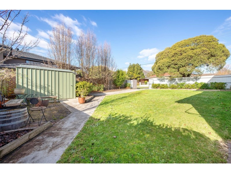22 Pinewood Drive, Mount Waverley VIC 3149
