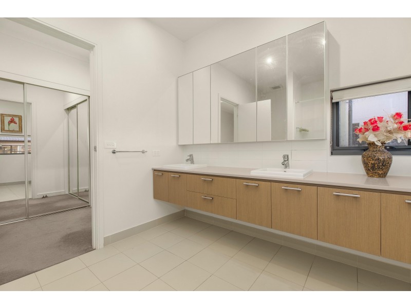 15 Exhibition Drive, Mulgrave VIC 3170