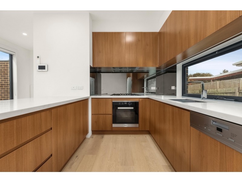 1/10 Carween Avenue, Mitcham VIC 3132