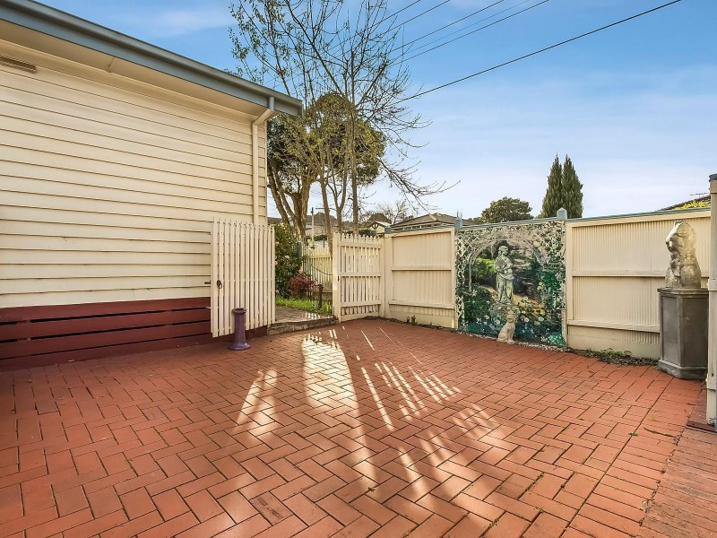 1 Kinkora Road, Blackburn VIC 3130