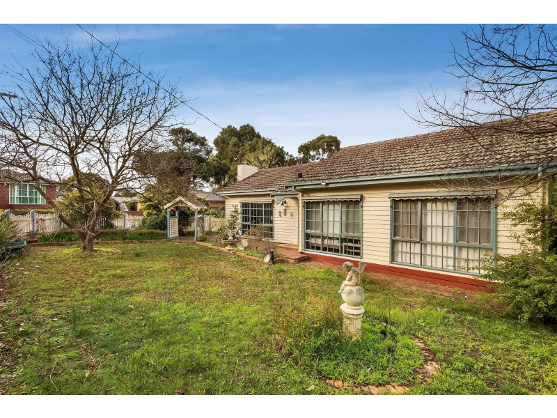 1 Kinkora Road, Blackburn VIC 3130