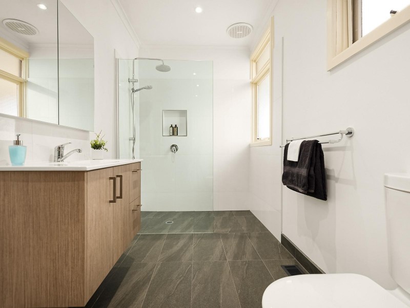 28 Illuka Crescent, Mount Waverley VIC 3149