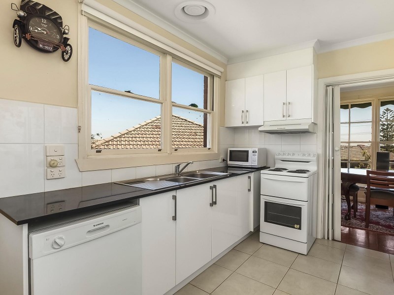 14 Gifford Road, Doncaster VIC 3108