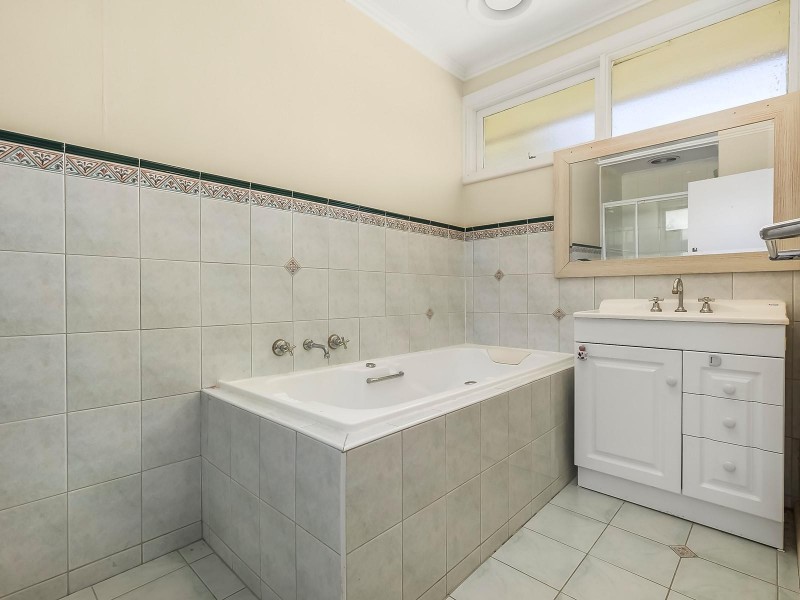 14 Gifford Road, Doncaster VIC 3108