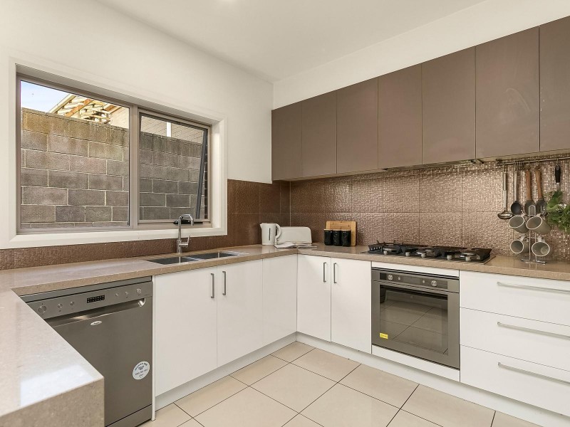 33 Devon Drive, Doncaster East VIC 3109