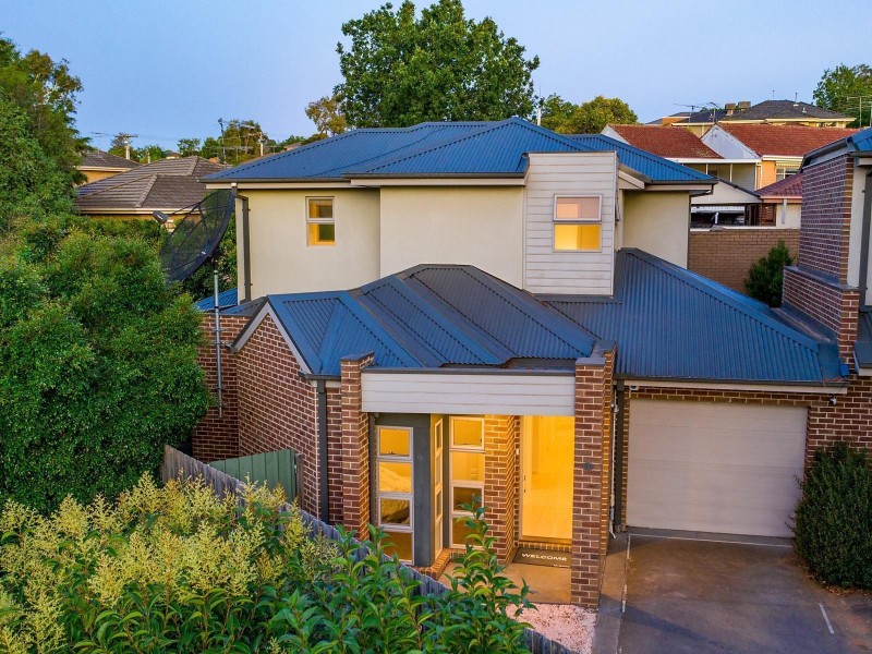 33 Devon Drive, Doncaster East VIC 3109