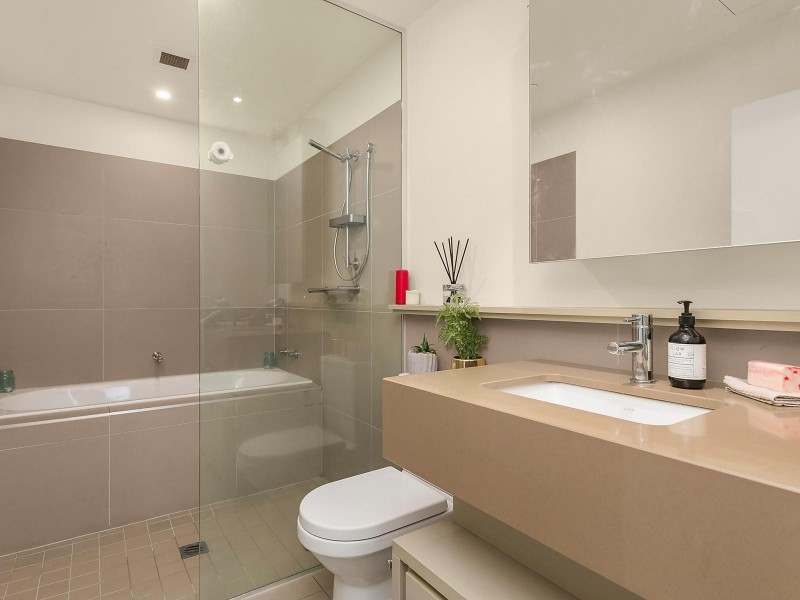 3005/9 Waterside Place, Docklands VIC 3008