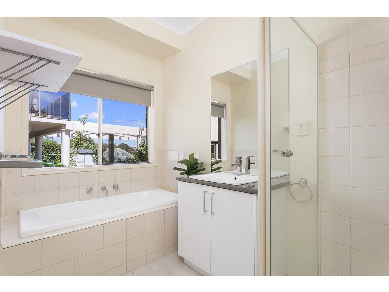 4 Horizon Court, Highton VIC 3216