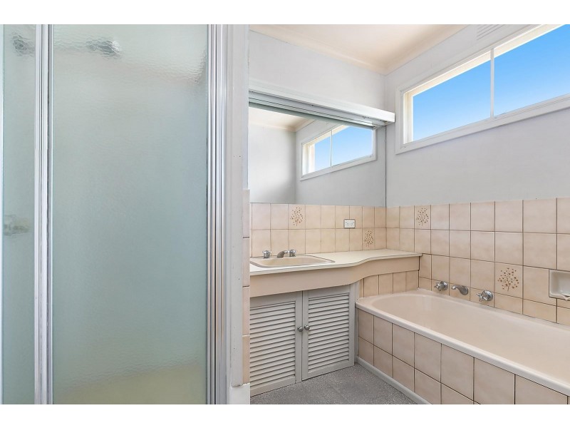 6 Charles Street, Belmont VIC 3216