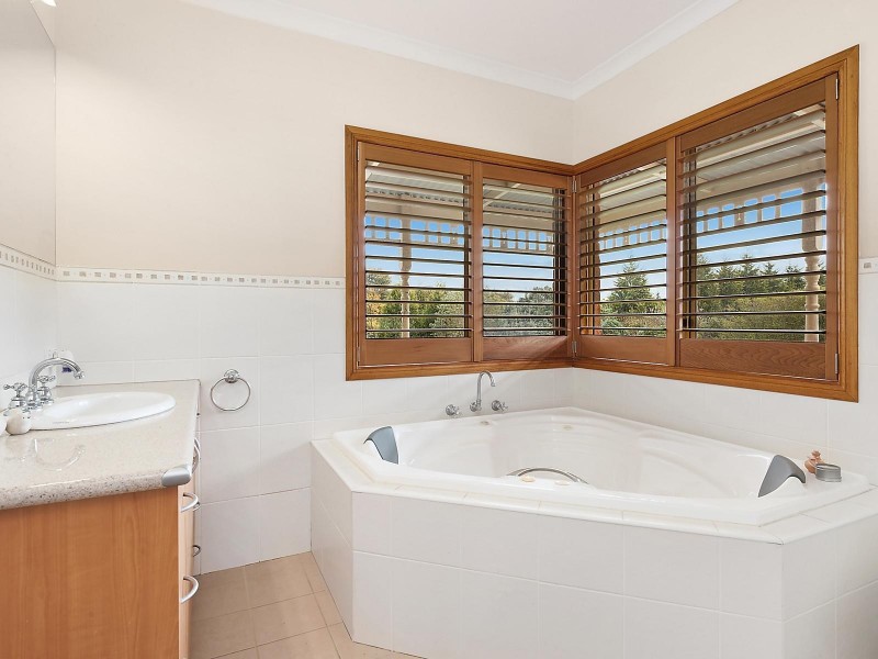 50 Braemar Court, Lovely Banks VIC 3221