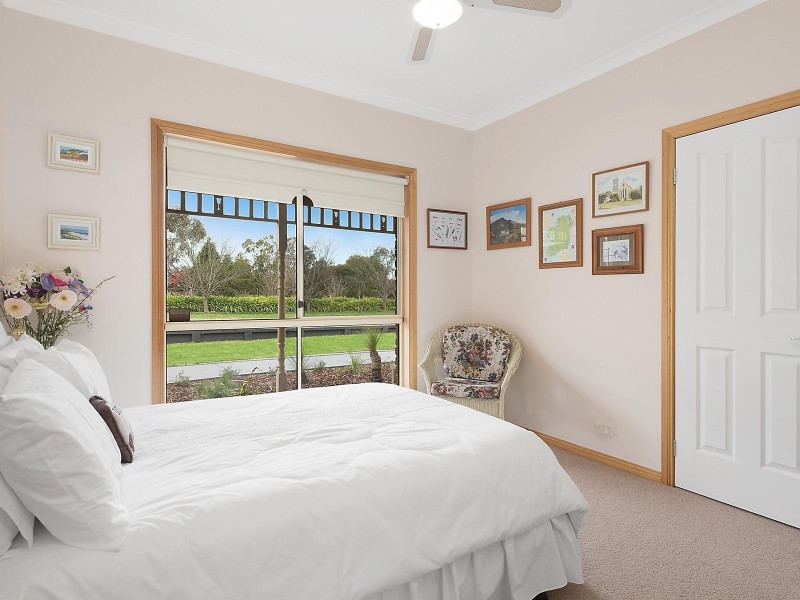 50 Braemar Court, Lovely Banks VIC 3221
