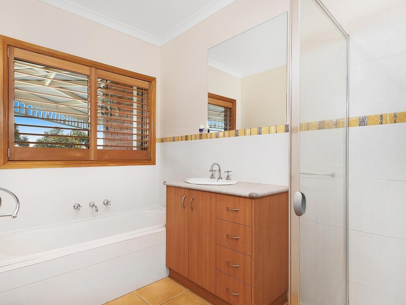 50 Braemar Court, Lovely Banks VIC 3221