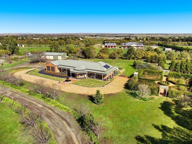 50 Braemar Court, Lovely Banks VIC 3221