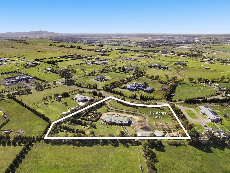 50 Braemar Court, Lovely Banks VIC 3221