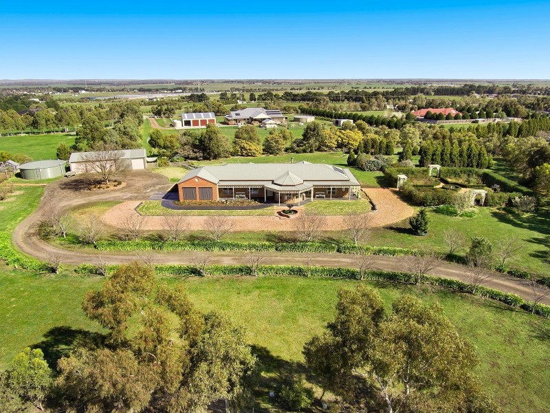 50 Braemar Court, Lovely Banks VIC 3221