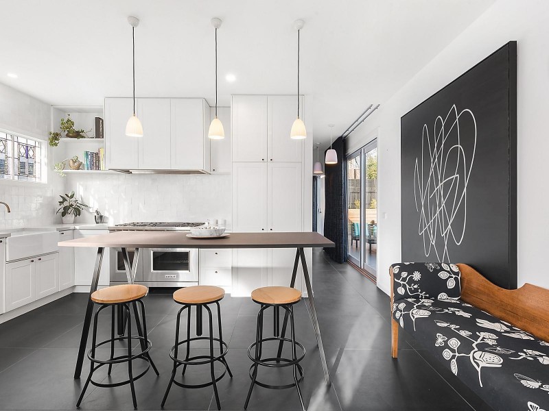 19 Roebuck Street, Newtown VIC 3220