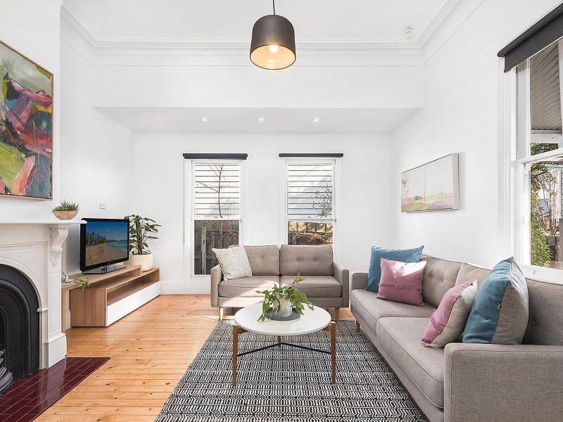 19 Roebuck Street, Newtown VIC 3220