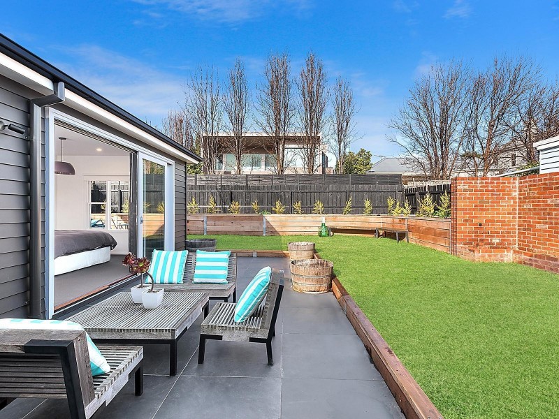 19 Roebuck Street, Newtown VIC 3220