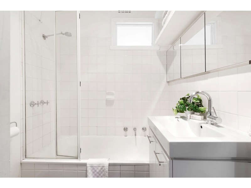 18 Bendigo Street, Geelong West VIC 3218