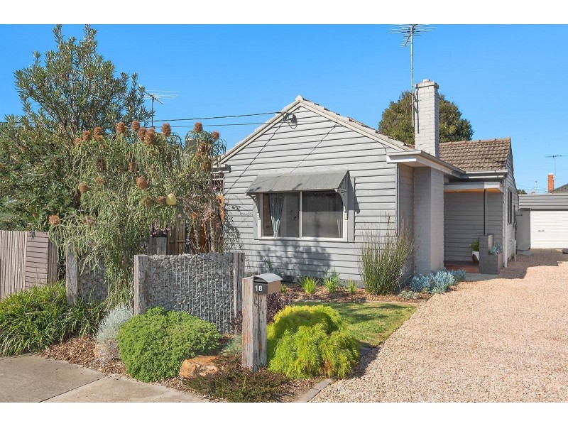 18 Bendigo Street, Geelong West VIC 3218