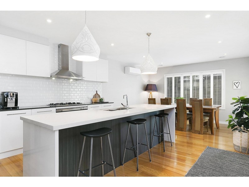 1B Carmichael Avenue, Newtown VIC 3220