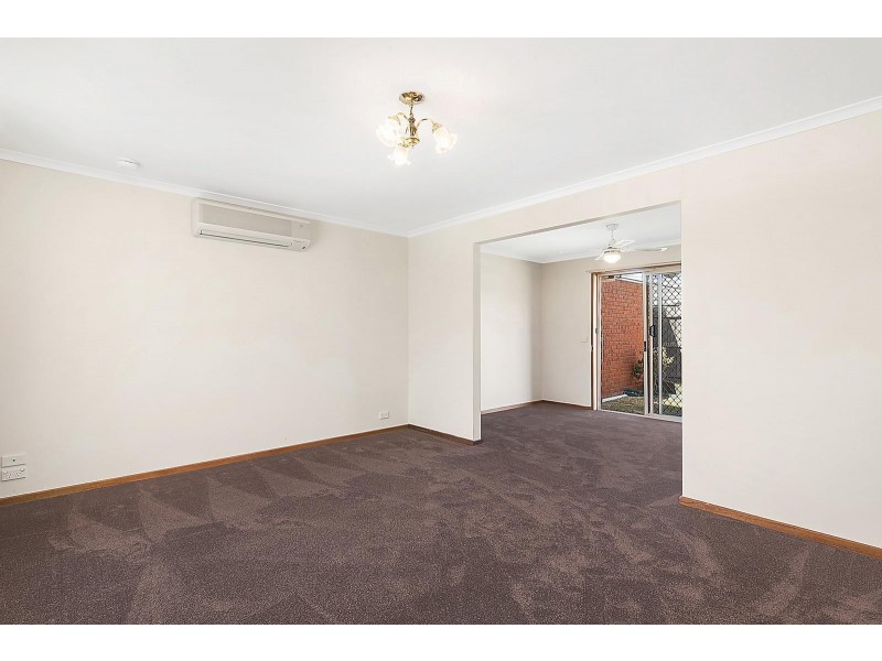 2/11 Corang Avenue, Grovedale VIC 3216