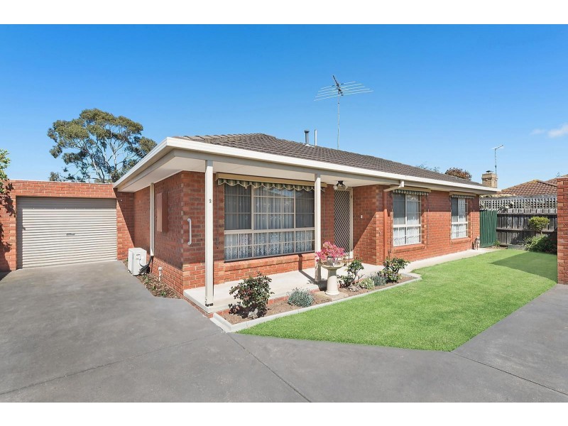 2/11 Corang Avenue, Grovedale VIC 3216