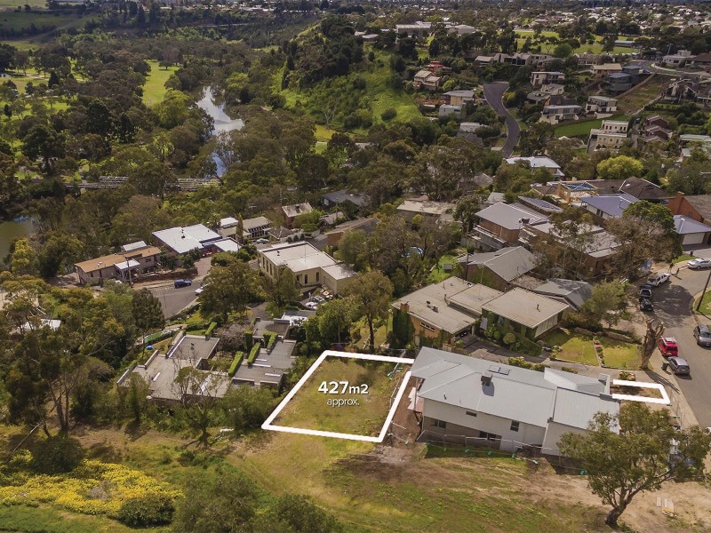 1B Chesterfield Court, Newtown VIC 3220