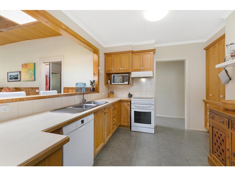 80 Calvert Street, Hamlyn Heights VIC 3215