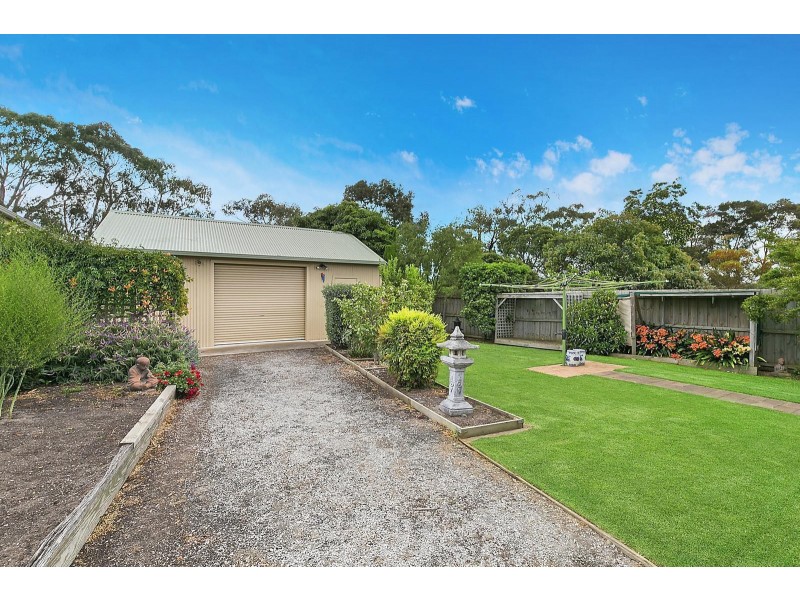 80 Calvert Street, Hamlyn Heights VIC 3215