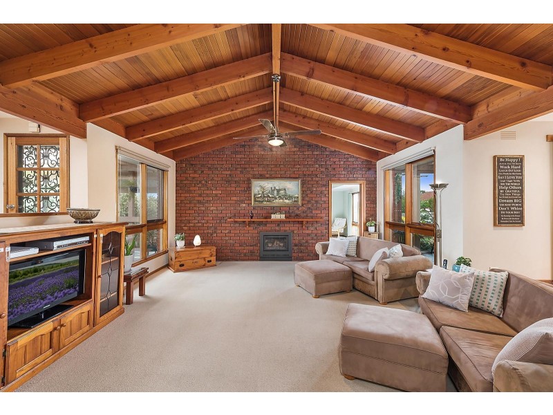 16 Rushden Close, Bell Post Hill VIC 3215