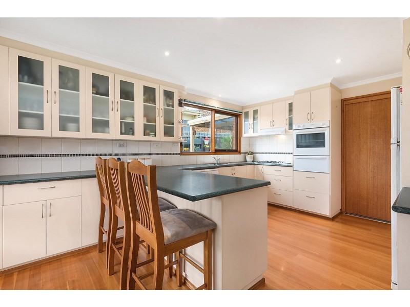 16 Rushden Close, Bell Post Hill VIC 3215
