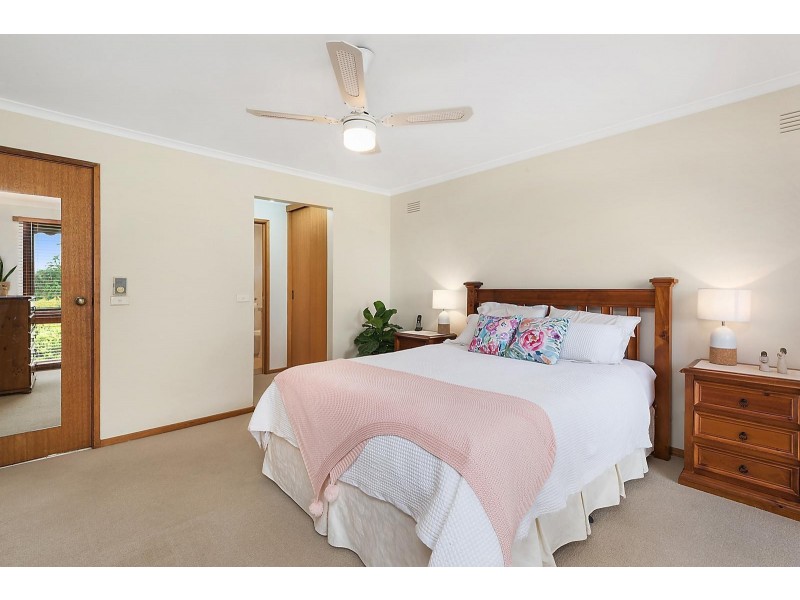 16 Rushden Close, Bell Post Hill VIC 3215