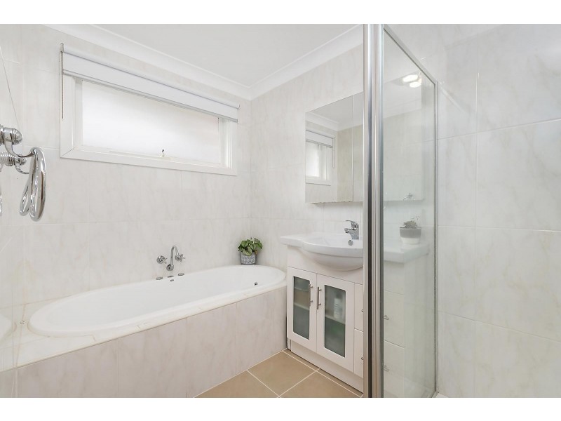 16 Rushden Close, Bell Post Hill VIC 3215