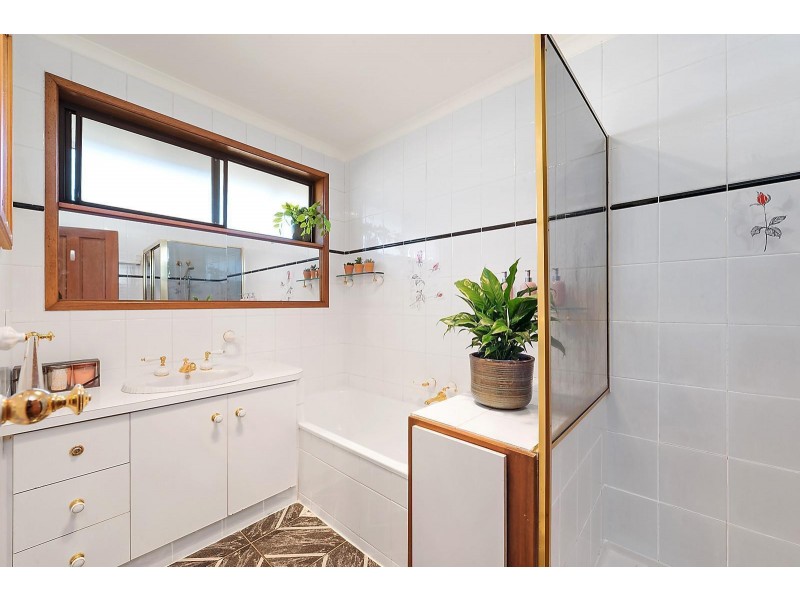 7 Newton Avenue, Bell Post Hill VIC 3215