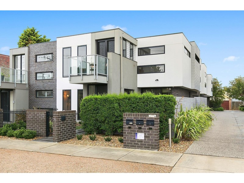 1/24 St David Street, Rippleside VIC 3215