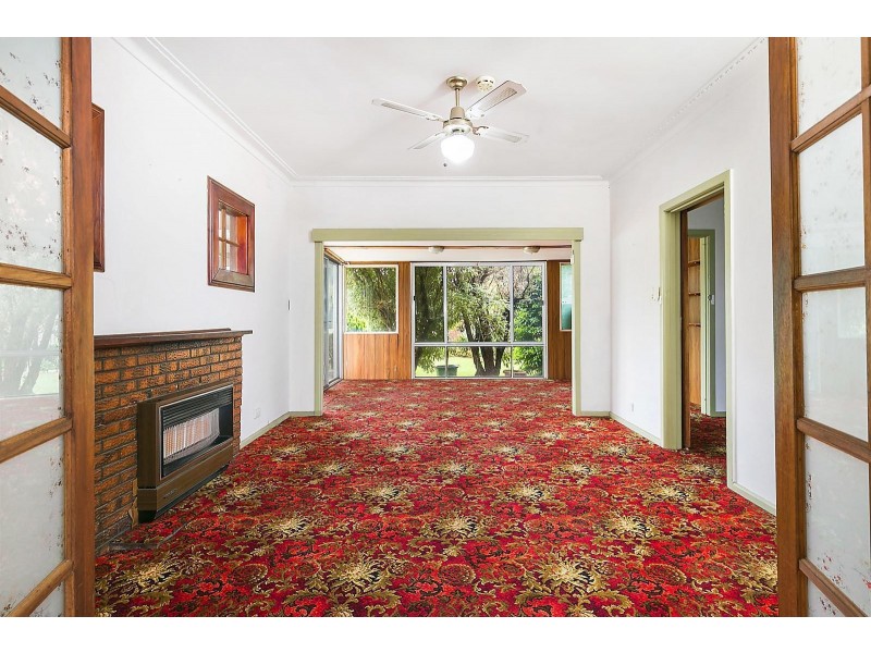 8 Holyrood Avenue, Newtown VIC 3220