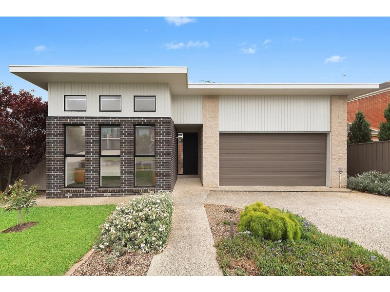 3 Cobb Court, Highton VIC 3216
