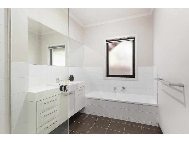 3 Cobb Court, Highton VIC 3216