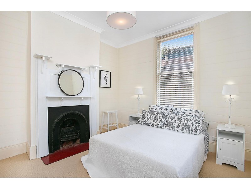 2/4 Percy Street, Newtown VIC 3220