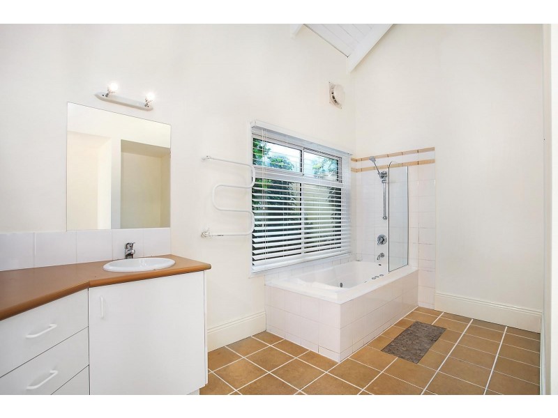 2/4 Percy Street, Newtown VIC 3220