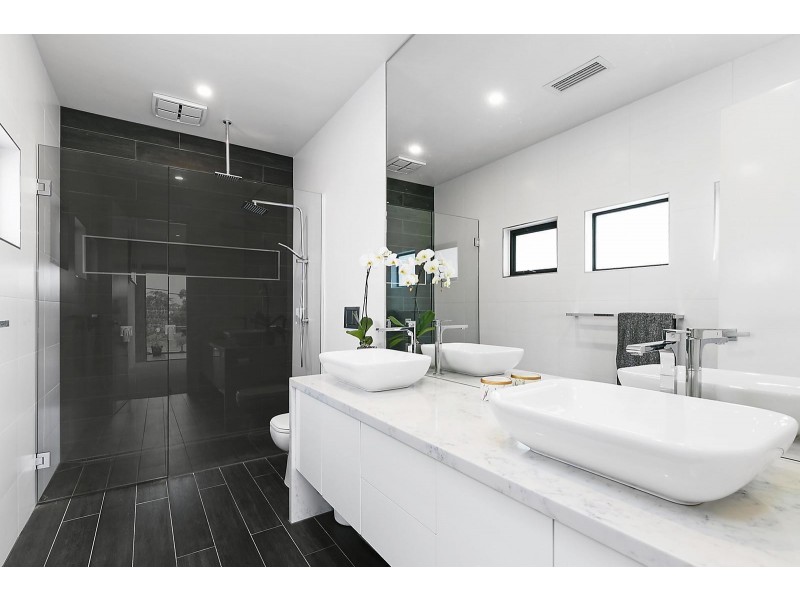 1/1 Liverpool Street, Rippleside VIC 3215